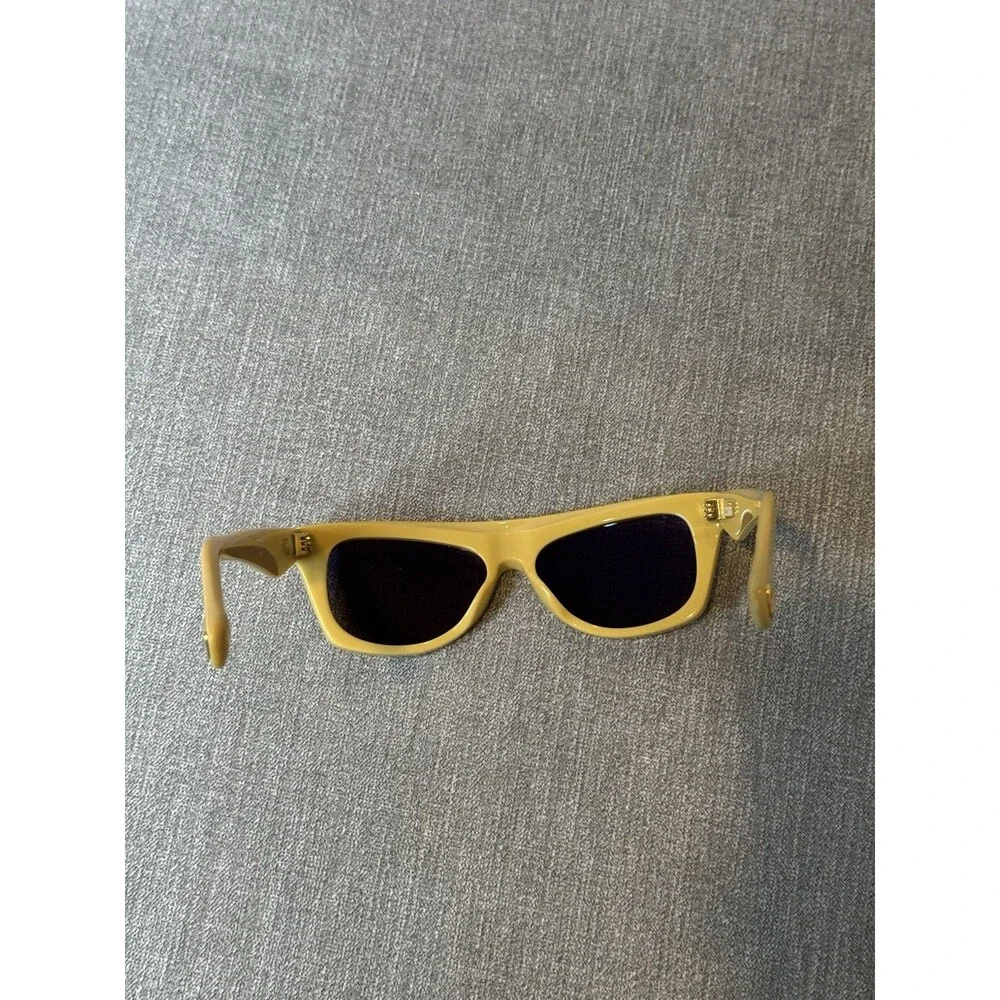 Jacquemus Pina JAC58S Milky Amber Yellow Sunglasses Brown Gradient Lens 55mm